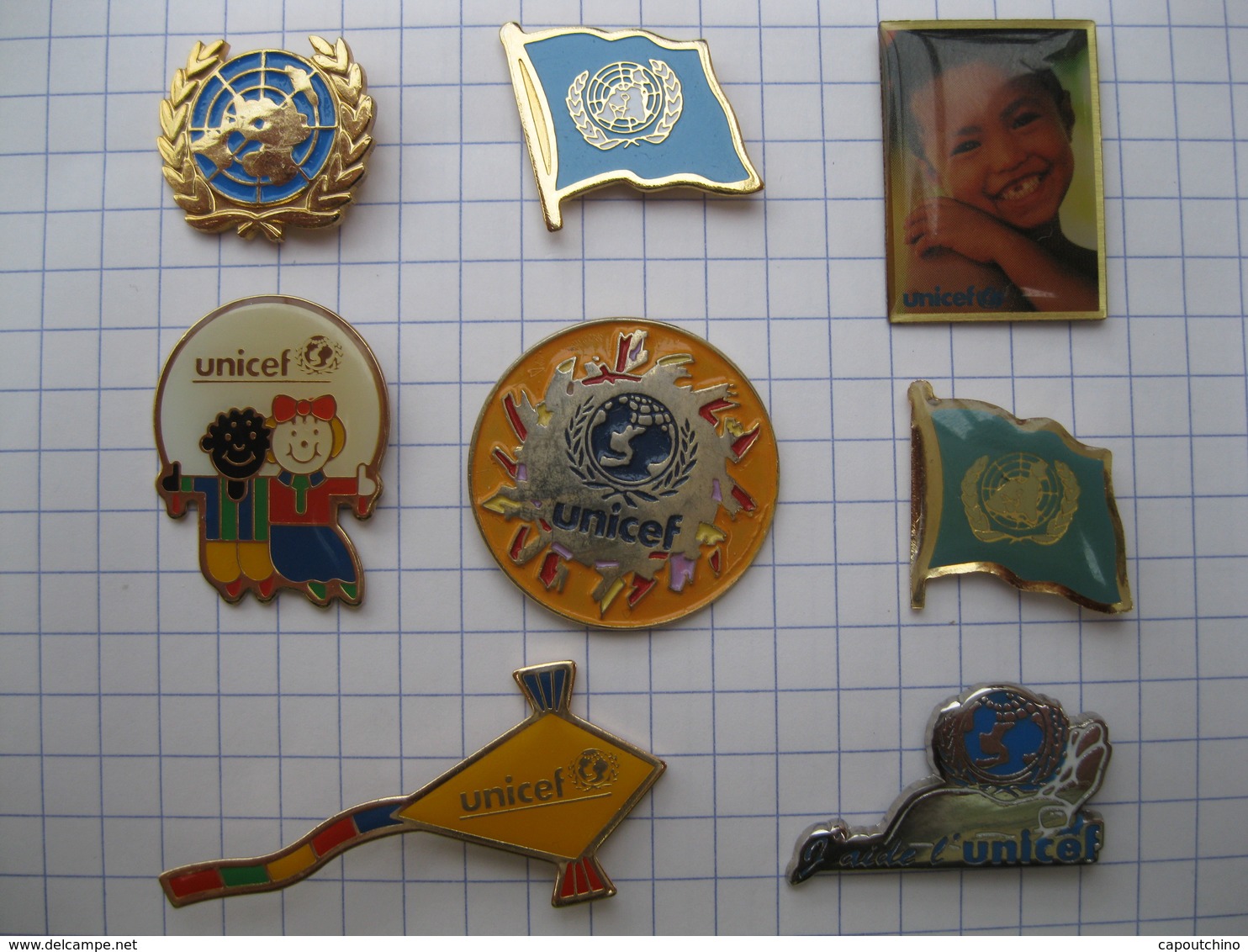 UNICEF  Lot De 8 Pin's - Lots