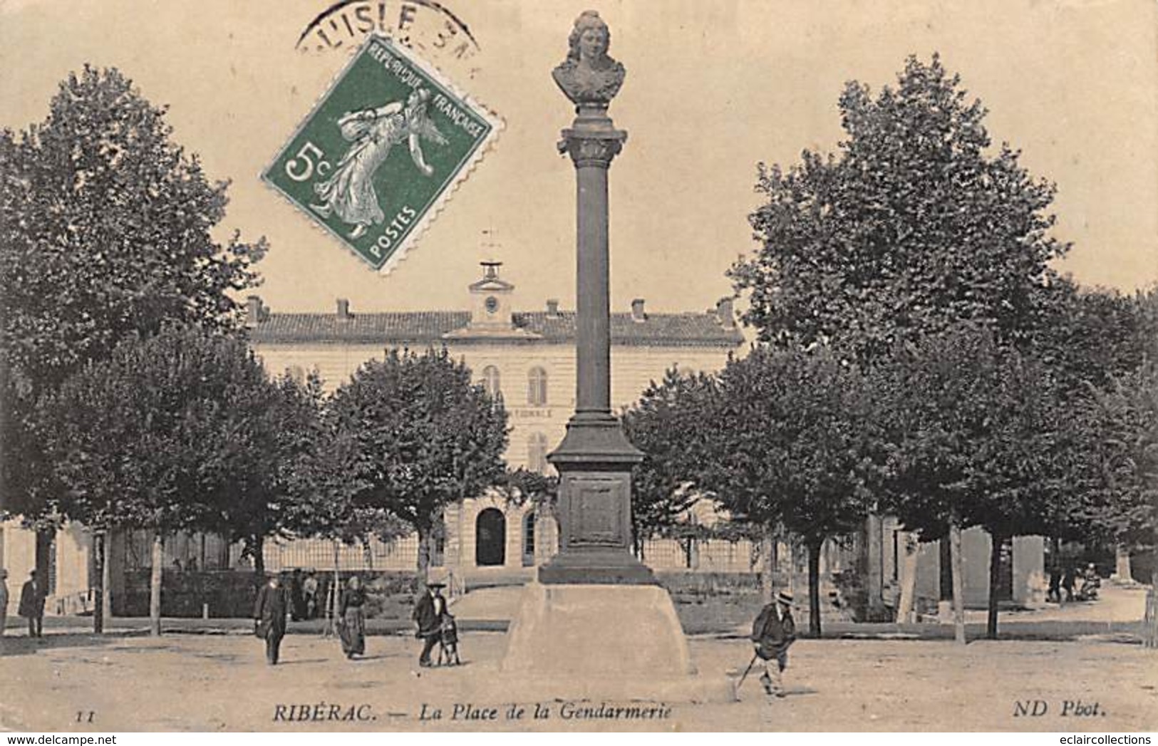 Ribérac        24          Place De La Gendarmerie         (voir Scan) - Riberac