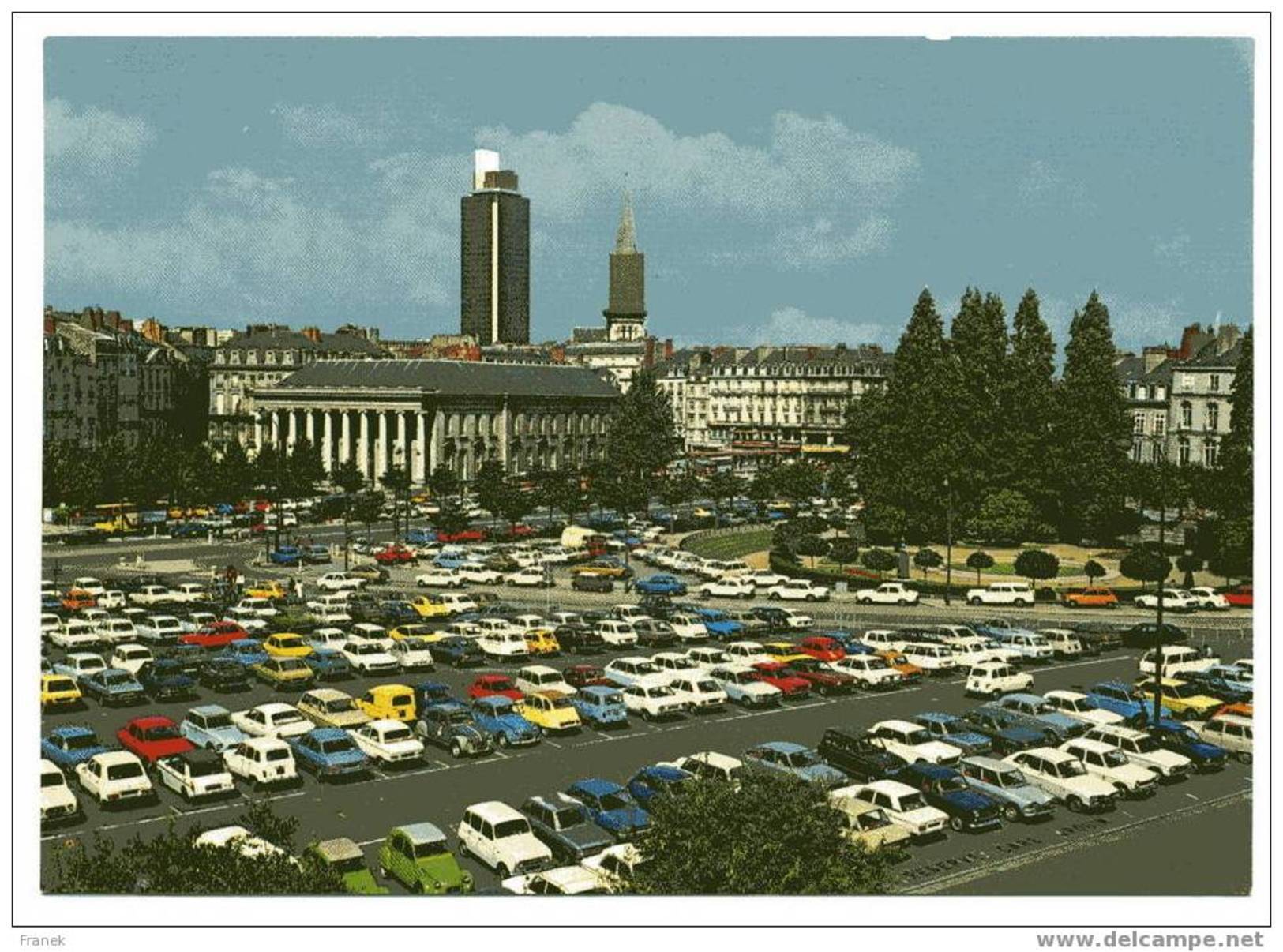 CP44005 NANTES - Palais De La Bourse, Square JB Daviais, Parking Petite Hollande - Nantes