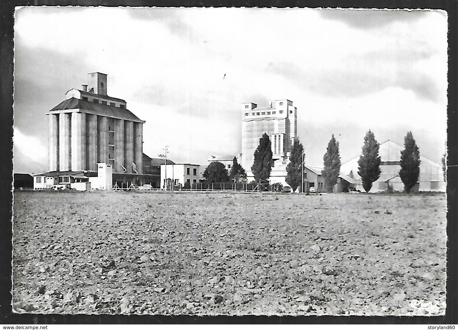 Cpm 03215 Le Plessis Belleville Le Silo (coopérative Agricole) - Autres & Non Classés