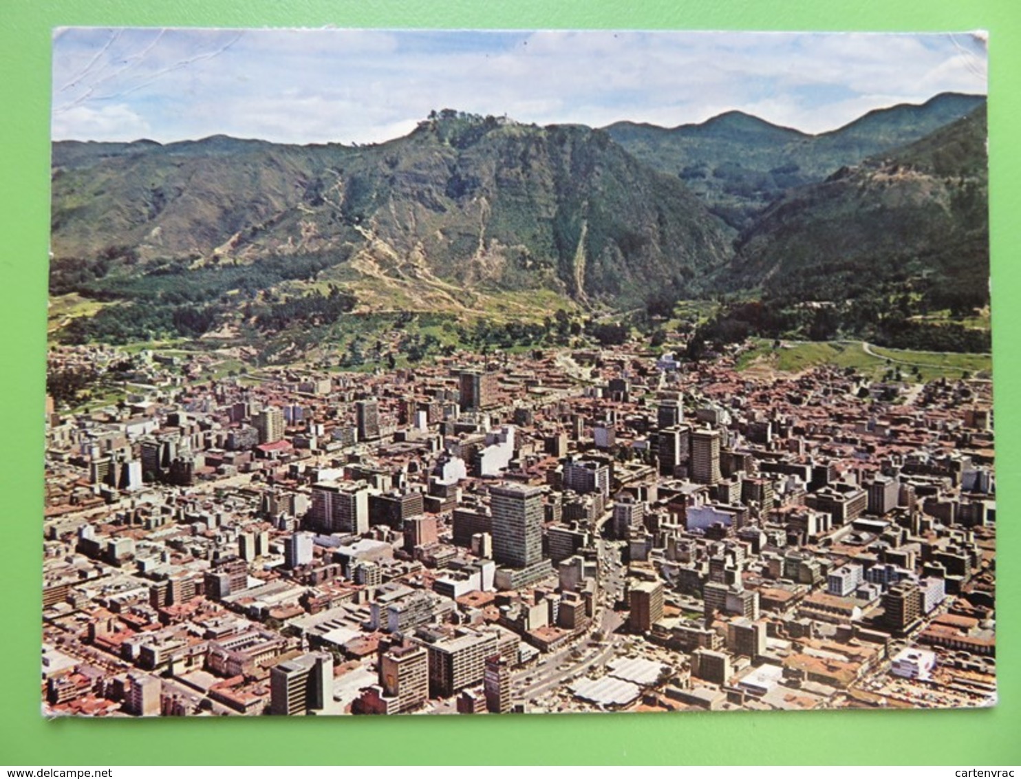 Colombie - Carte Postale - Bogota Vers France - Par Avion - Cachet Aérien + Timbre Feliz Navidad 1969 - 09.07.1970 - Colombie