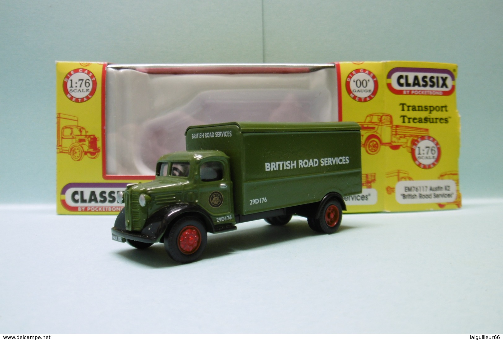 Classix - CAMION AUSTIN K2 Panel Van British Road Services Réf. EM76117 BO OO 1/76 - Baanvoertuigen