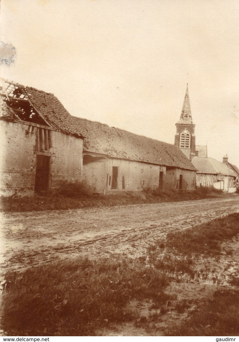 PHOTO FRANÇAISE - UNE RUE DU VILLAGE DE FOLIES PRES DE ROSIÈRES EN SANTERRE SOMME - GUERRE 1914 1918 - 1914-18