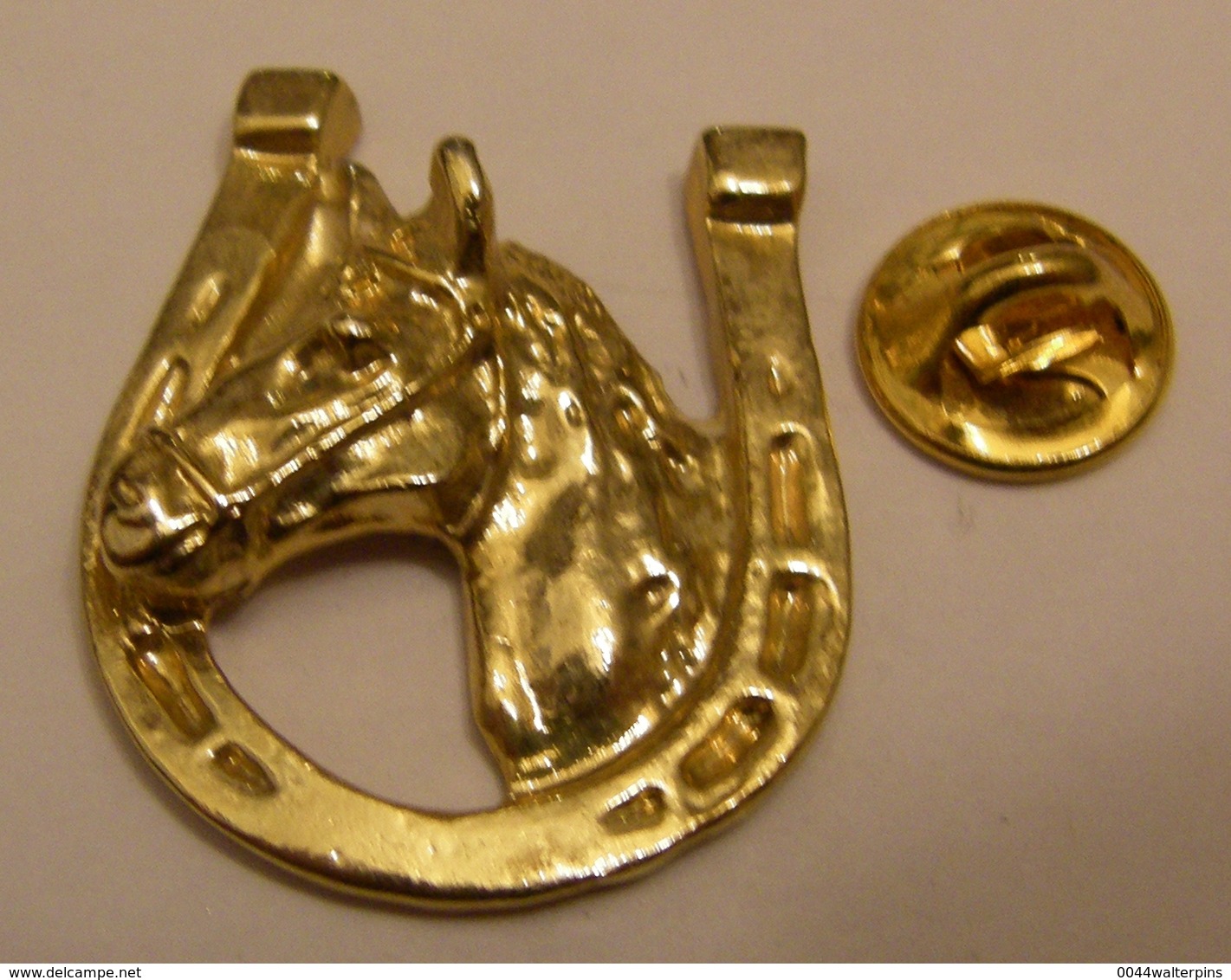 CHEVAL FER Pin's En Relief Pin Pin's Pins - Animaux