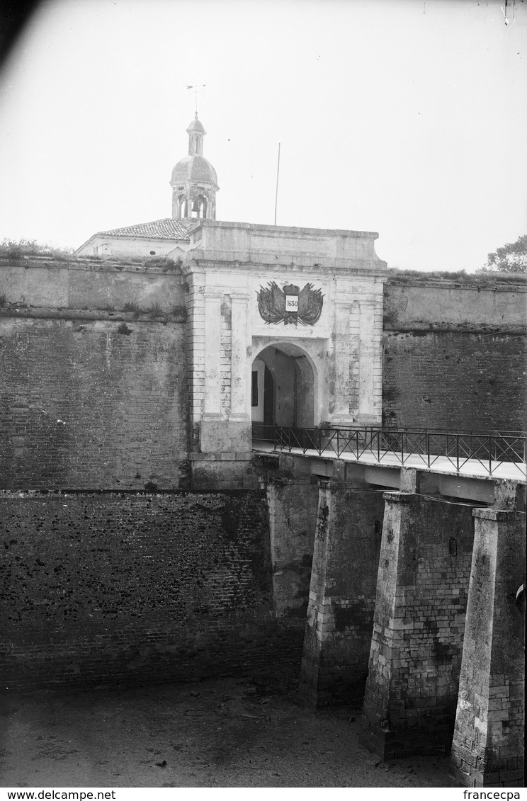 PN 023 - ILE D' OLERON - LE CHATEAU - CHARENTE MARITIME - La Citadelle - Diapositiva Su Vetro