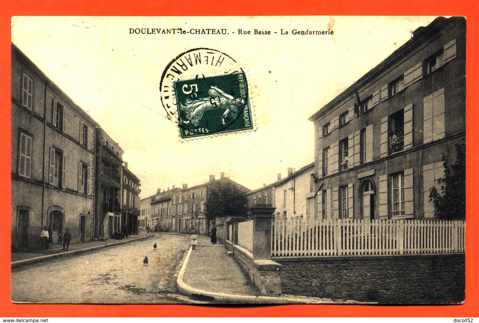 CPA 52 Doulevant Le Chateau " Rue Basse - La Gendarmerie " - Doulevant-le-Château