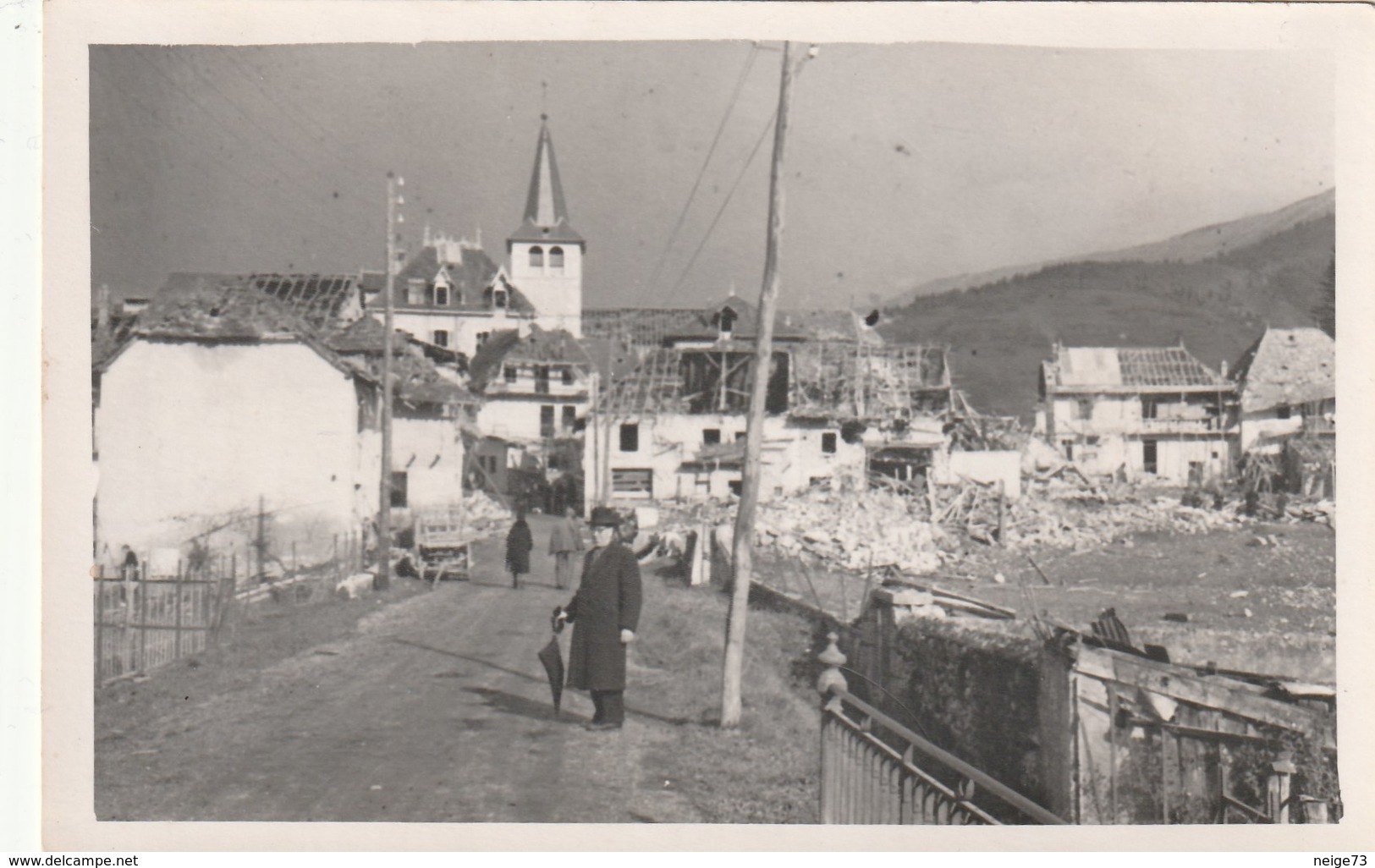 Carte Postale-photo Ancienne Du 73 - Novalaise - Dégats De L'obus Laché Accidentellement Par Un Avion Anglais - 2°guerre - Altri & Non Classificati