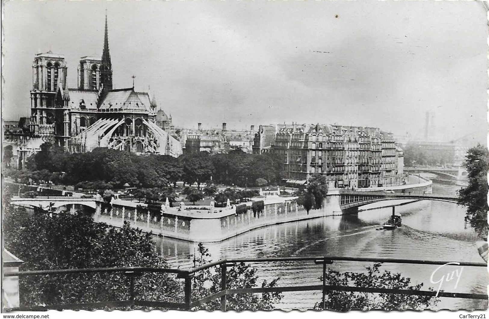 CPSM. PARIS. L'ÎLE DE LA CITE VUE D'AMONT. - El Sena Y Sus Bordes