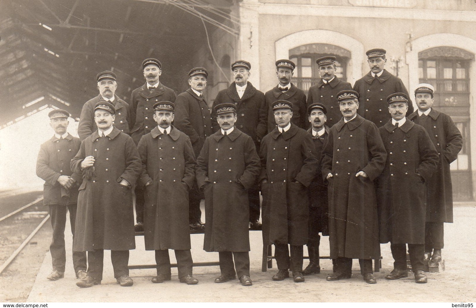 CARTE-PHOTO De SAINCAIZE - La GARE Et Le Personnel. - Autres & Non Classés