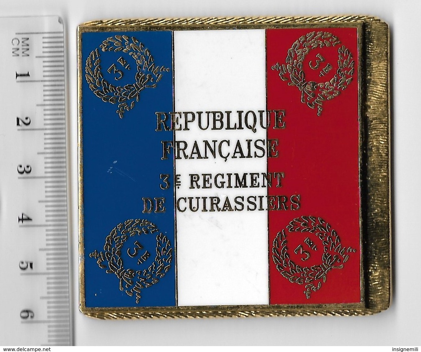 DRAPEAU 3° REGIMENT DE CUIRASSIERS En Métal Doré - Drapeaux