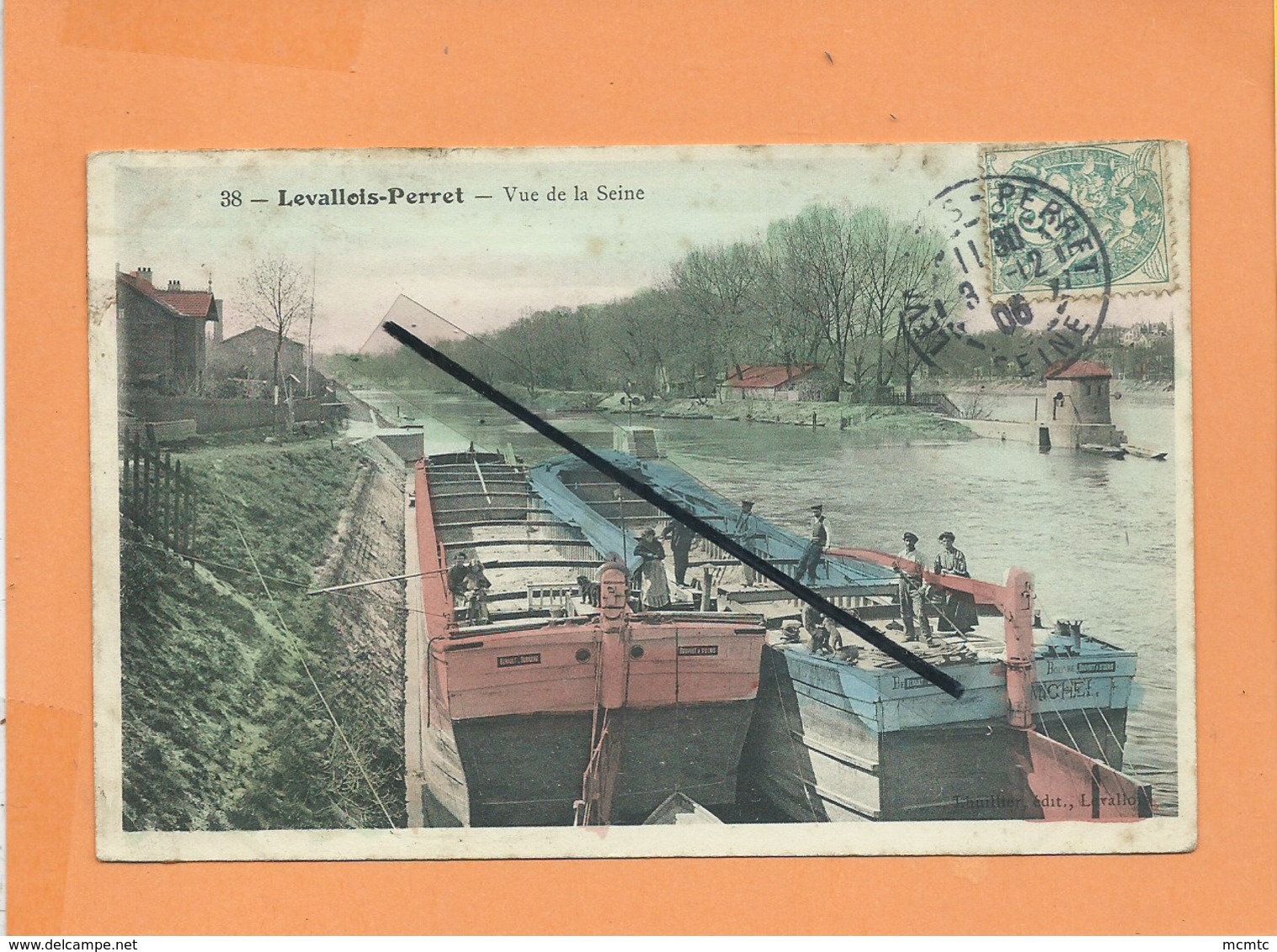 CPA  Abîmée - Levallois Perret  - Vue De La Seine -( Péniche , Péniches ) - Levallois Perret