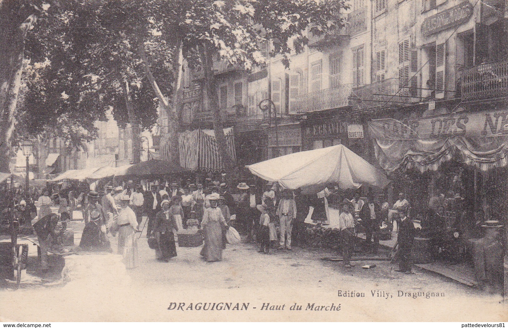 CPA (83) DRAGUIGNAN  Haut Du Marché Marchands Ambulants  (2 Scans) - Draguignan