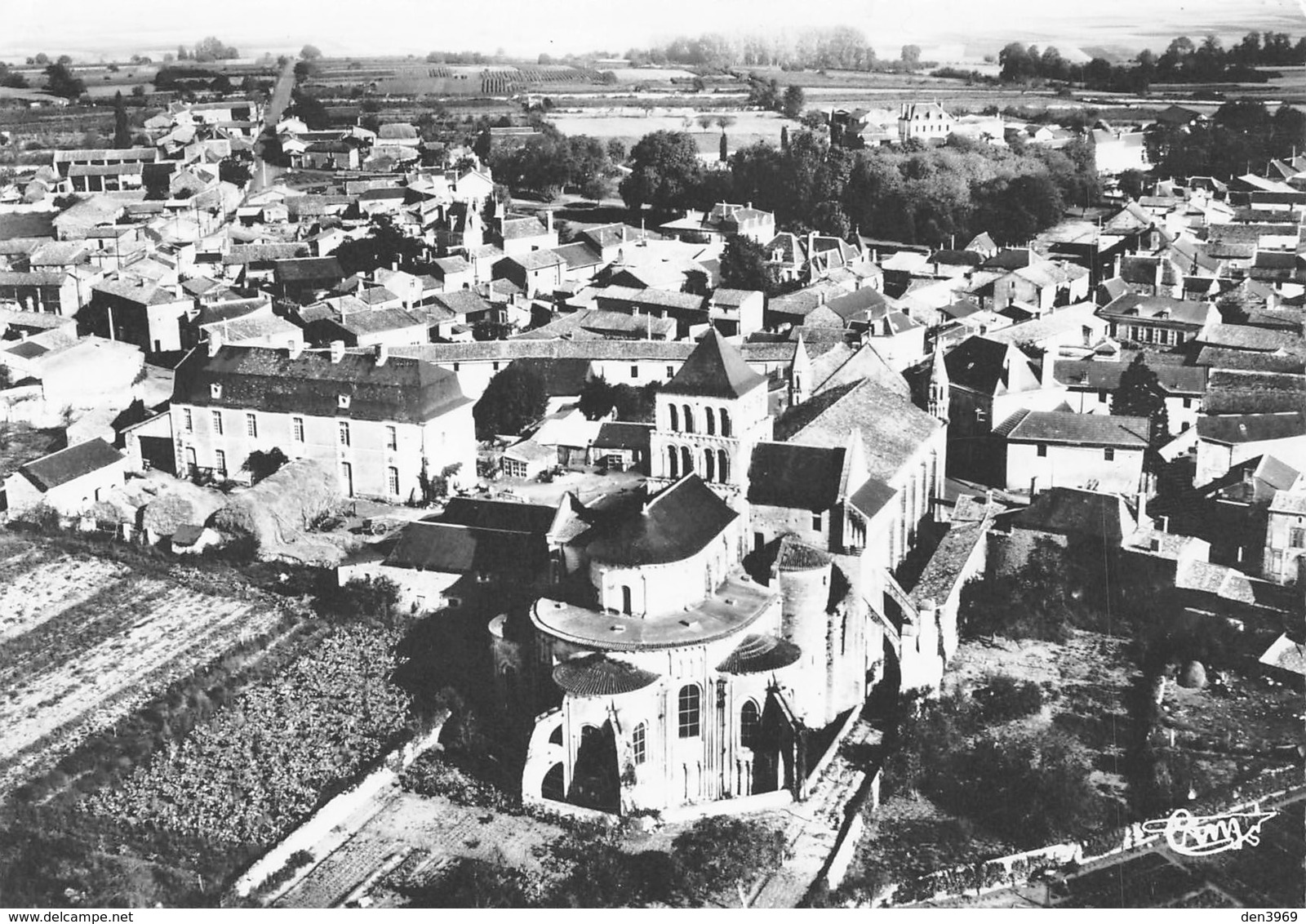 Saint-Jouin-de-Marnes - Vue Aérienne - Au 1er Plan Très Belle Eglise Abbatiale - Saint Jouin De Marnes