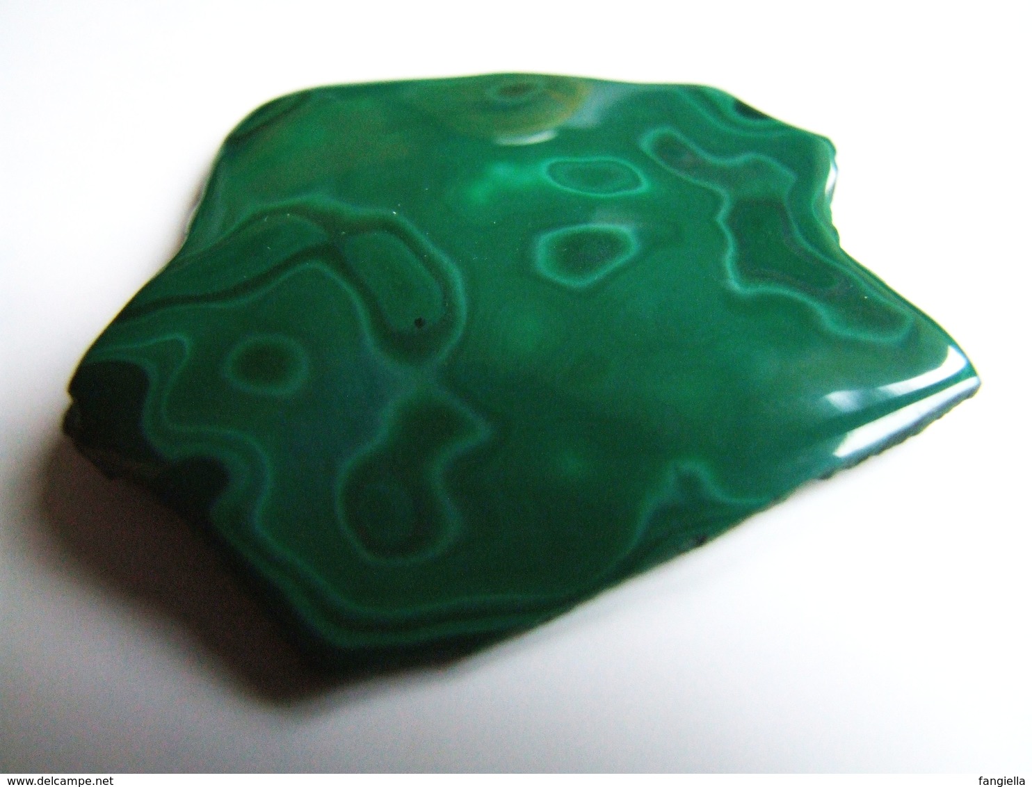 Tranche De Malachite, Pierre Naturelle Verte, Non Traitée, Pierre Semi-précieuse Environ 56x49x2/4mm  Superbe Et Très Ra - Minéraux