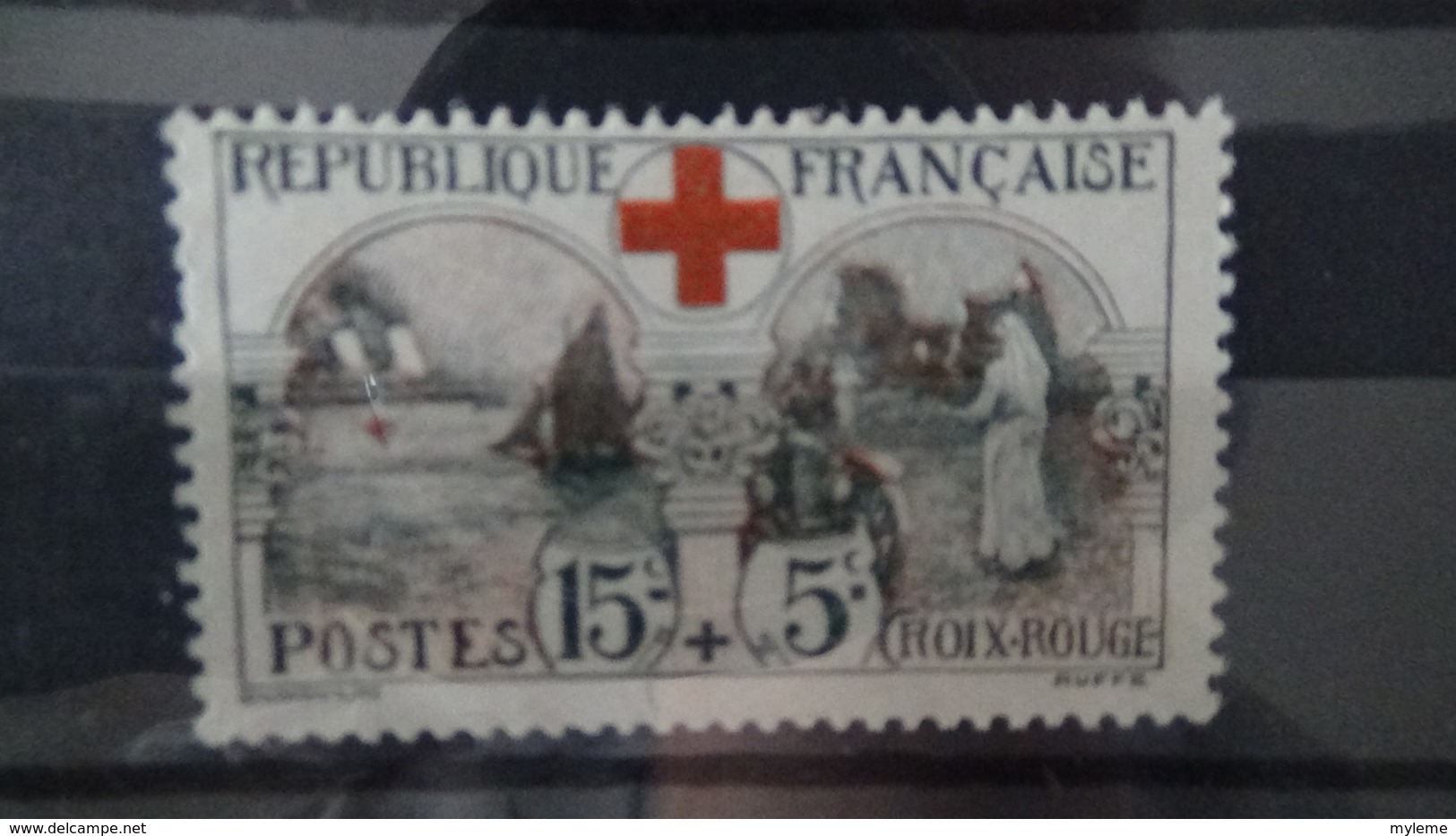 Bel ensemble de courriers, blocs et timbres croix rouges oblitérés de France dont 1 N° 306 ** (1 dent un peu courte) !!!