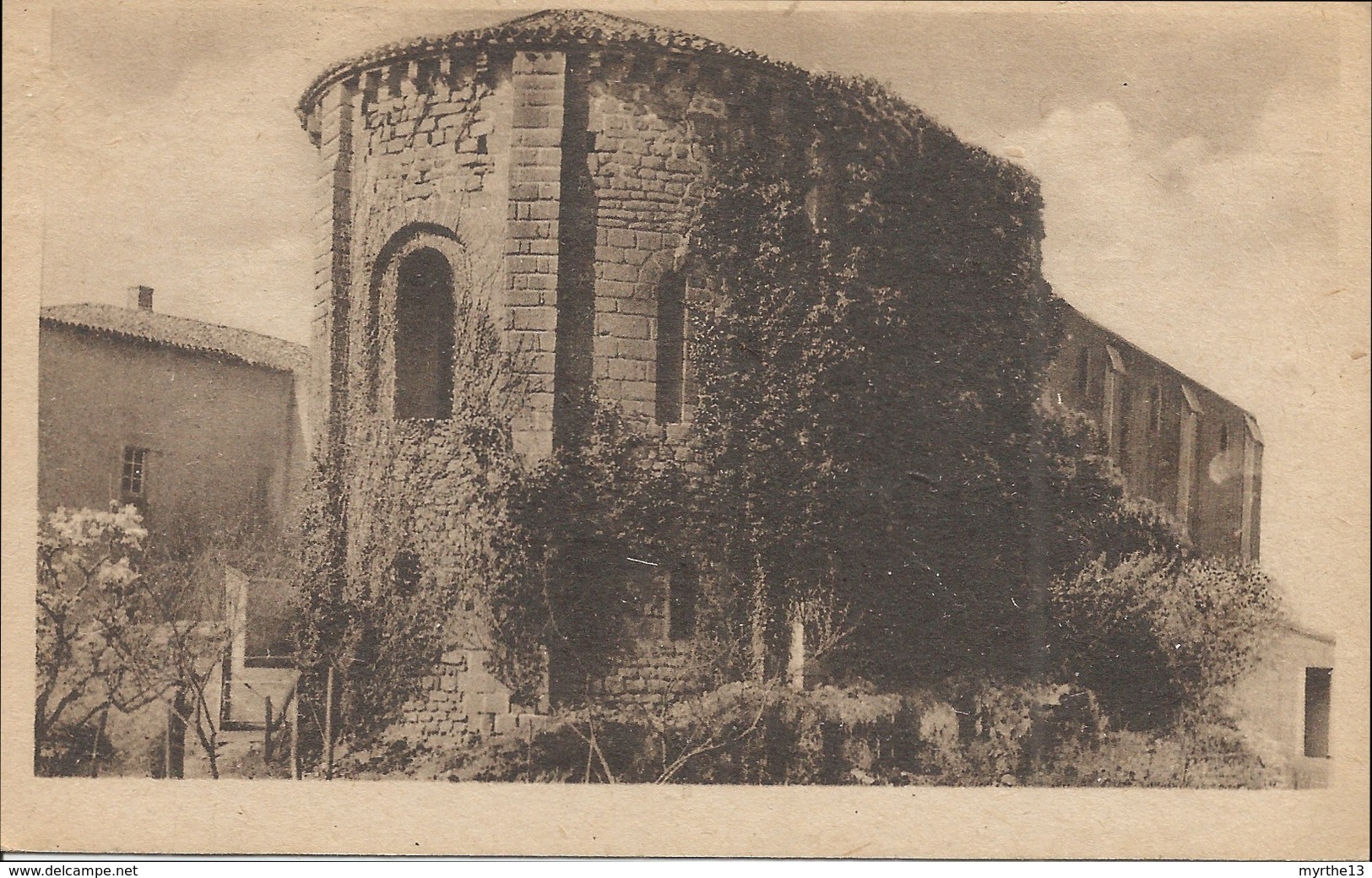3 Timbres Croix De Lorraine 1944 50c Sur CPA Eglise St Cyprien Dépt 79 - Usati