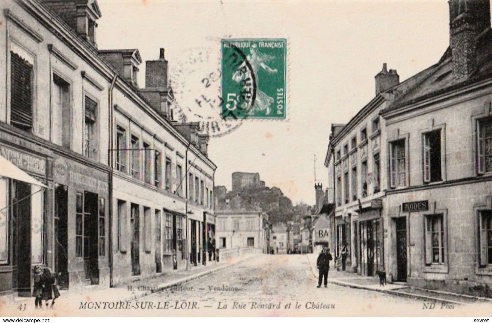 MONTOIRE SUR LE LOIR - La Rue Ronsard Et Le Château - Montoire-sur-le-Loir