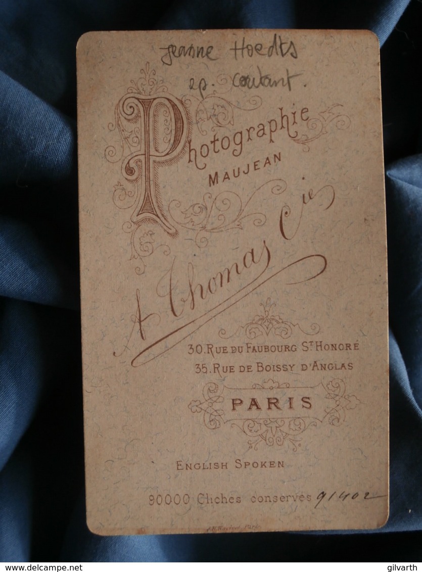 CDV A. Thomas à Paris à Paris - Portrait Femme Col Dentelle (Jeanne Hoedts Future épouse Coutant) Circa 1880-85 L425 - Antiche (ante 1900)