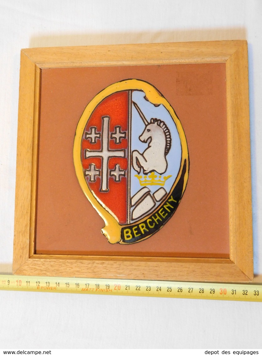 1° R.H.P. REGIMENT HUSSARDS PARACHUTISTES - BELLE PLAQUE TERRE CUITE - Uniformes