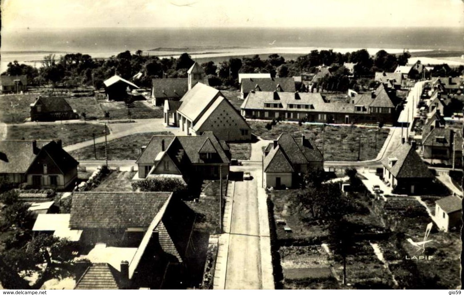 76 BERNEVAL-SUR-MER / PLACE DE L'EGLISE  / A 360 - Autres & Non Classés