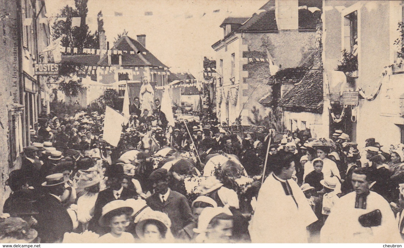 37 SAINT REMY SUR CREUSE . CPA. FETES DU 4 SEPTEMBRE 1910. CHAR TRANSPORTANT A LA GROTTE LA STATUE DE LA VIERGE - Autres & Non Classés