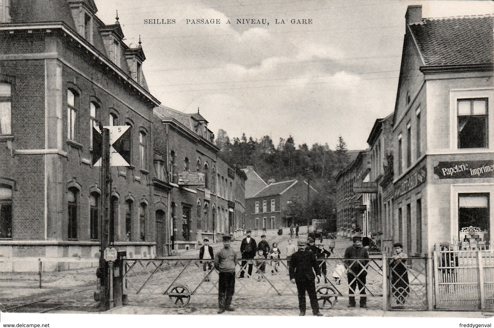 SEILLES PASSAGE A NIVEAU LA GARE - Andenne