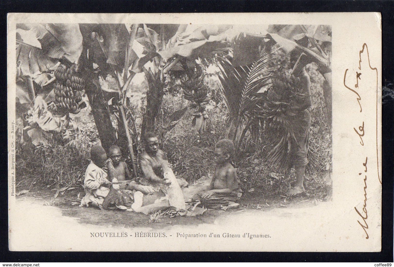 OCEANIE - VANUATU - Nouvelles Hébrides - Préparation D'un Gâteau D'Ignames - Vanuatu