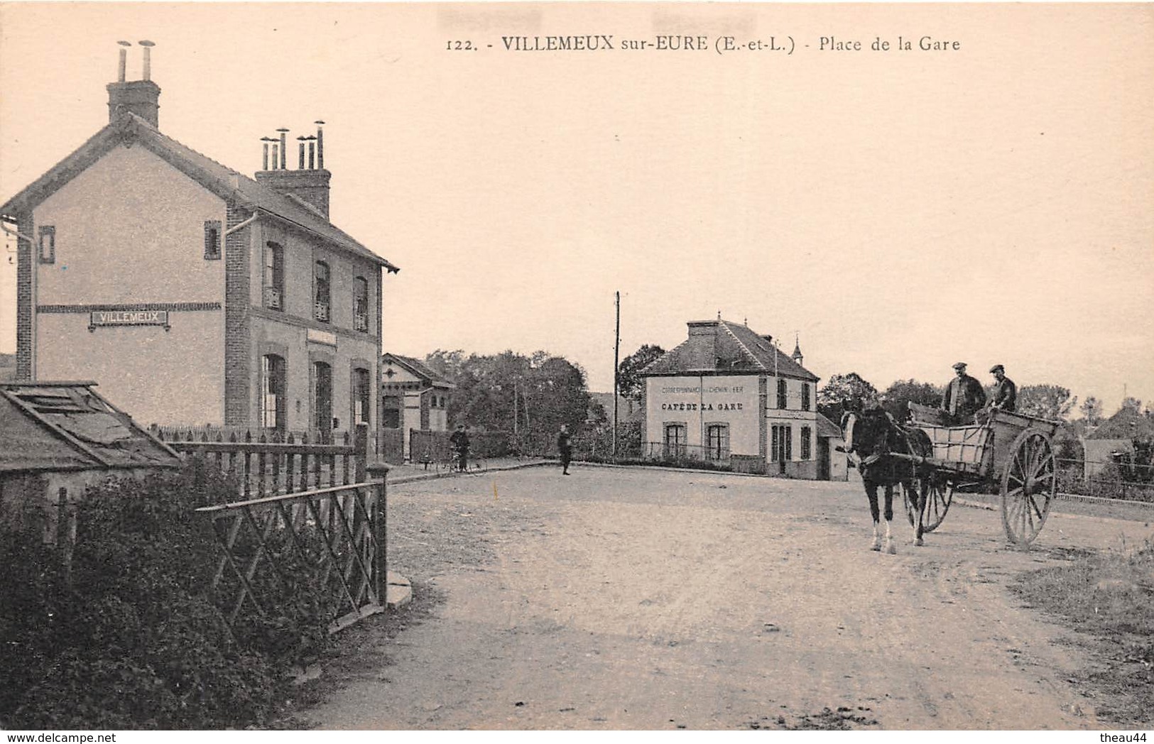 ¤¤   -   VILLEMEUX-sur-EURE    -  Place De La Gare  -  La Gare , Hotel De La Gare  -  Attelage   -   ¤¤ - Villemeux-sur-Eure