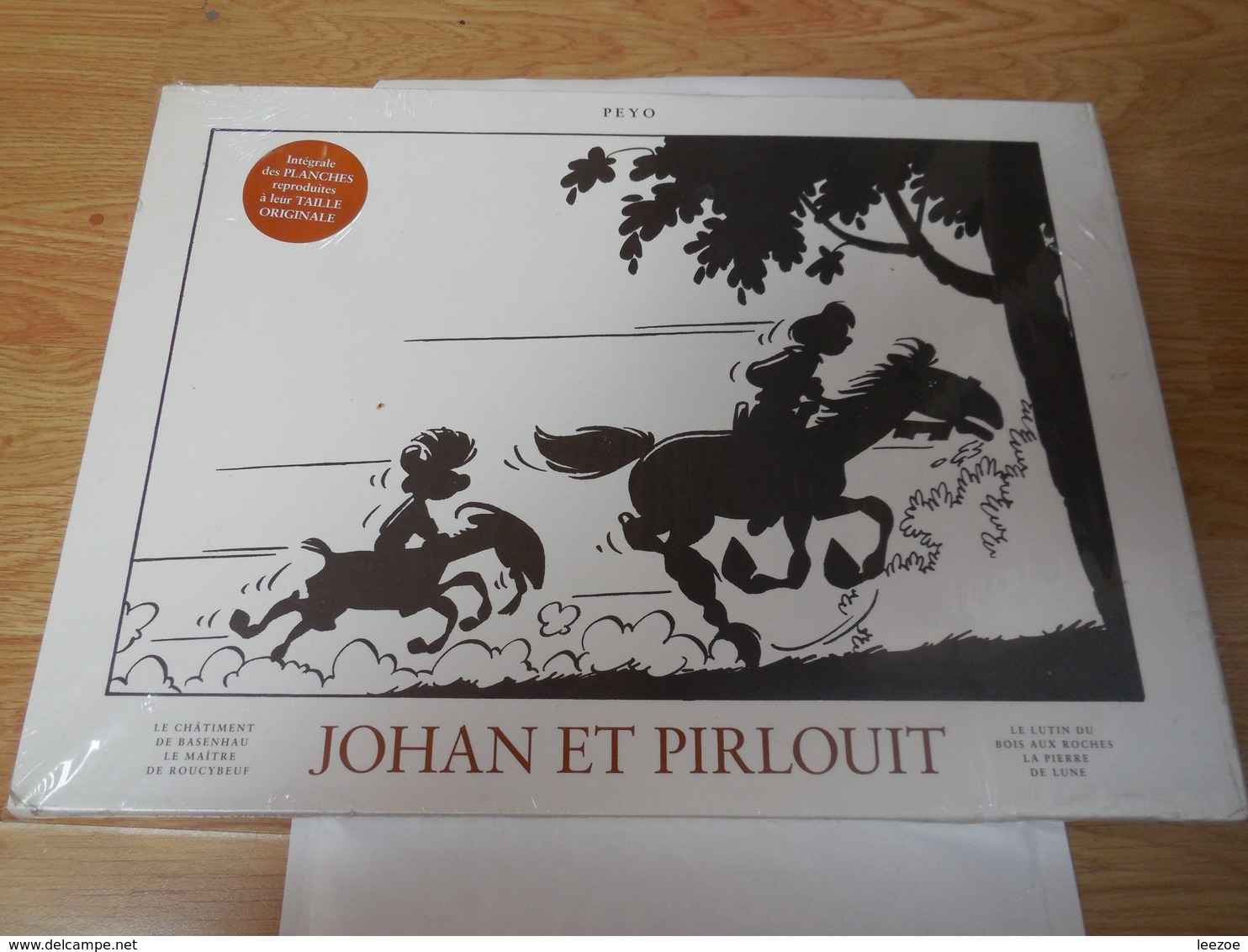 COFFRET INTEGRAL Johan Et Pirlouit ,INTEGRALE DES PLANCHES REPRODUITES A LEUR TAILLE ORIGINALES.TOME 1 - Altri & Non Classificati