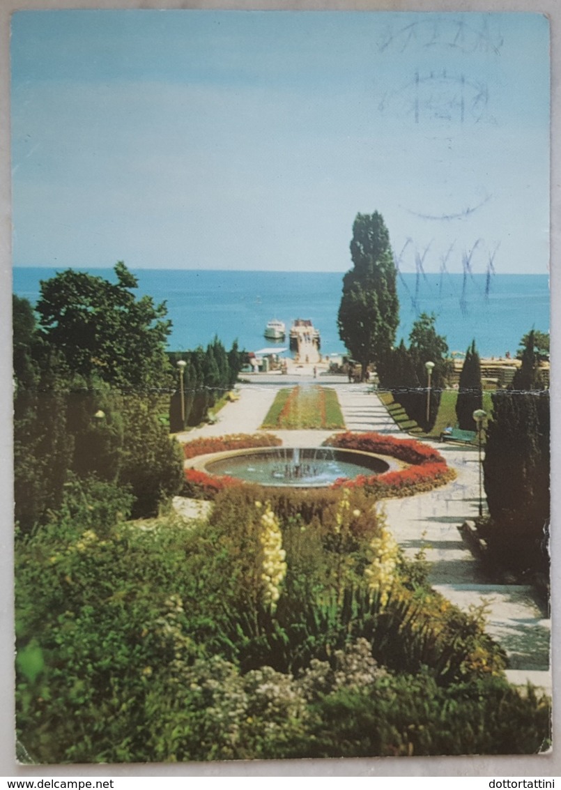 Zlatni Piassatzi - Slatni Pjassazi - Bulgaria - L'allee Devant Le Casino - Die Allee Vor Dem Kasino  Vg - Bulgaria