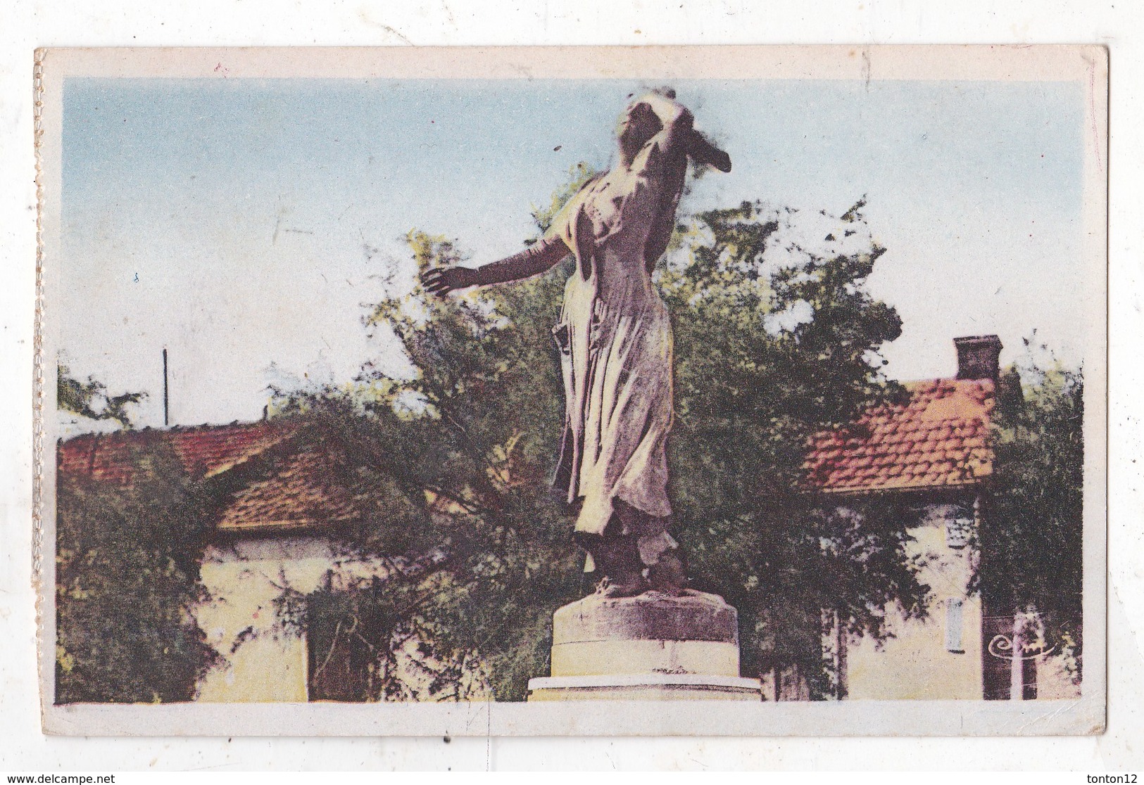 Carte Postale Sainte Marie De La Mer Statue De Mireille - Saintes Maries De La Mer