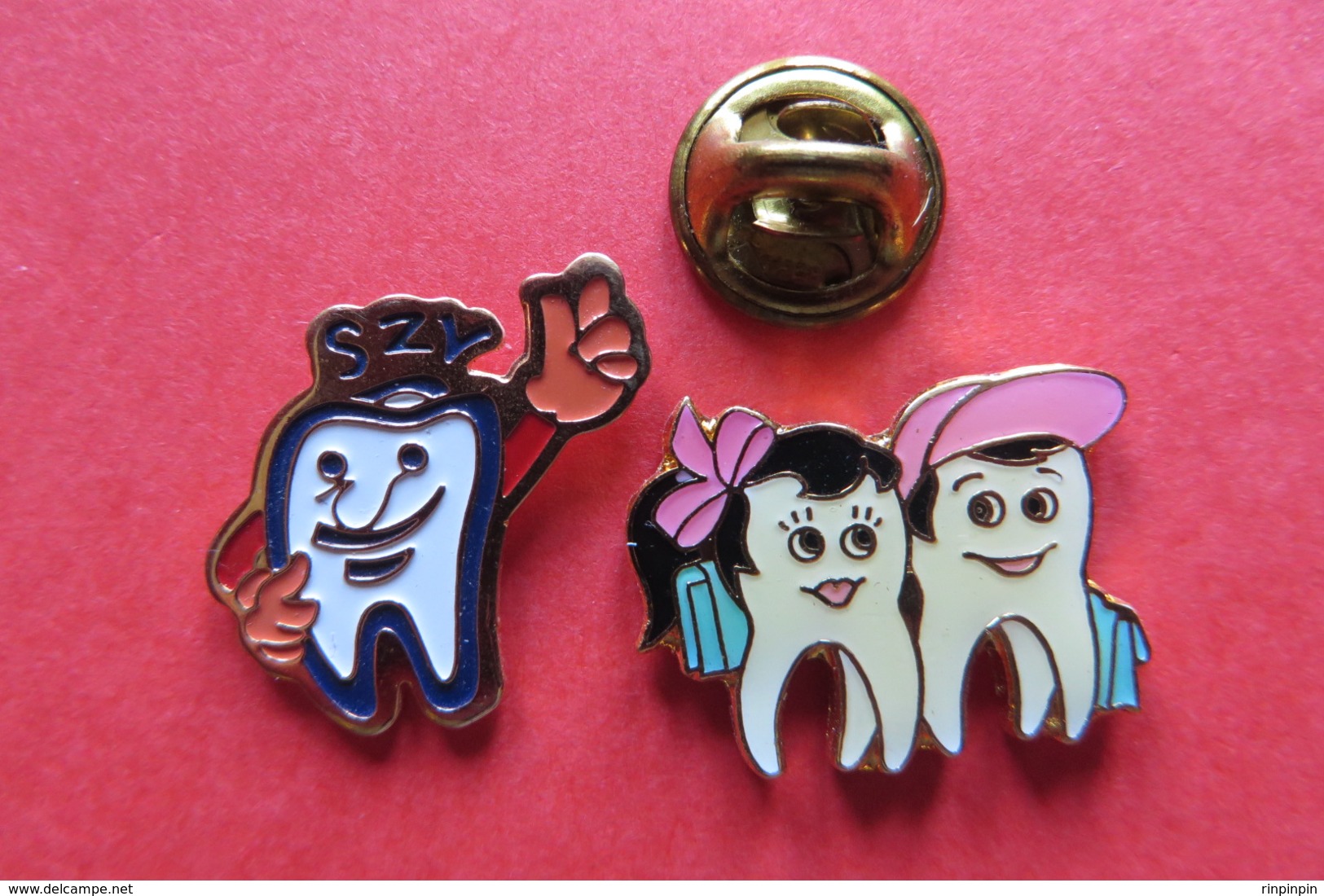 2 Pin's, Medical,dent,dentiste,SZV,Zahnarzt,Zahn,Suisse - Médical
