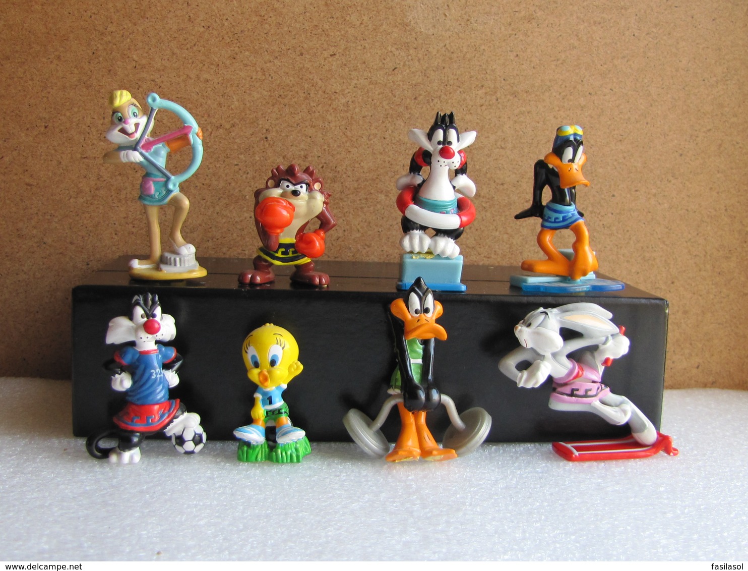 Kinder 2004 : Série Complète : Les Looney Tunes En Grèce Antique (8 Figurines Avec 4 BPZ) - Dessins Animés