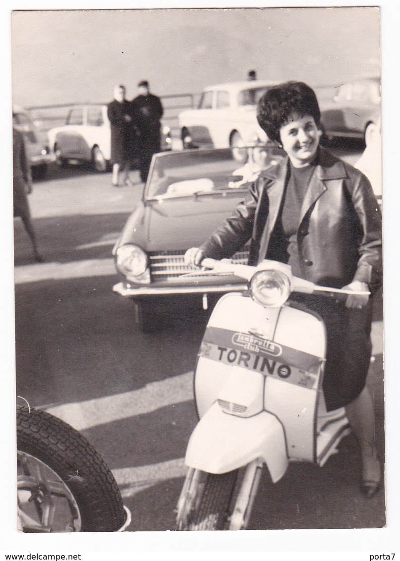 MOTO - MOTORCYCLE - "LAMBRETTA" - DONNA   - FOTO ORIGINALE - - Automobiles