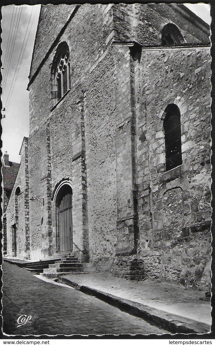 CPSM 28 - Epernon, La Façade De L'église - Epernon