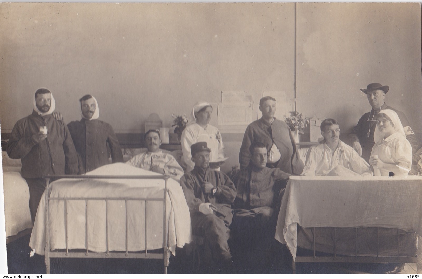 Carte Photo :  Soldats Et Infirmières Dans L'hopital Militaire De Belfort En 1917 - War 1914-18