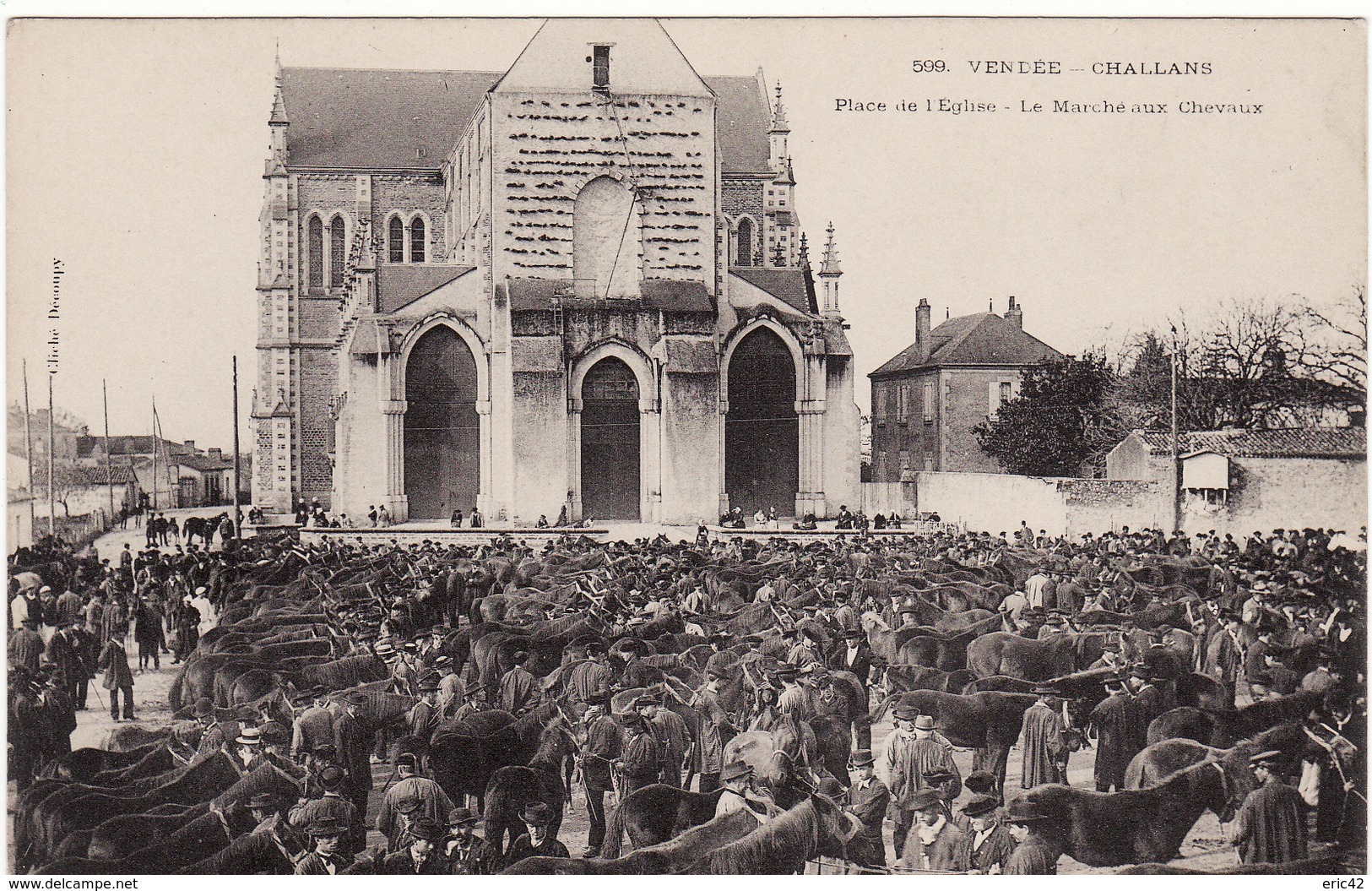 85 CHALLANS **Place De L'église, Le Marché Aux Cheveaux** - Challans