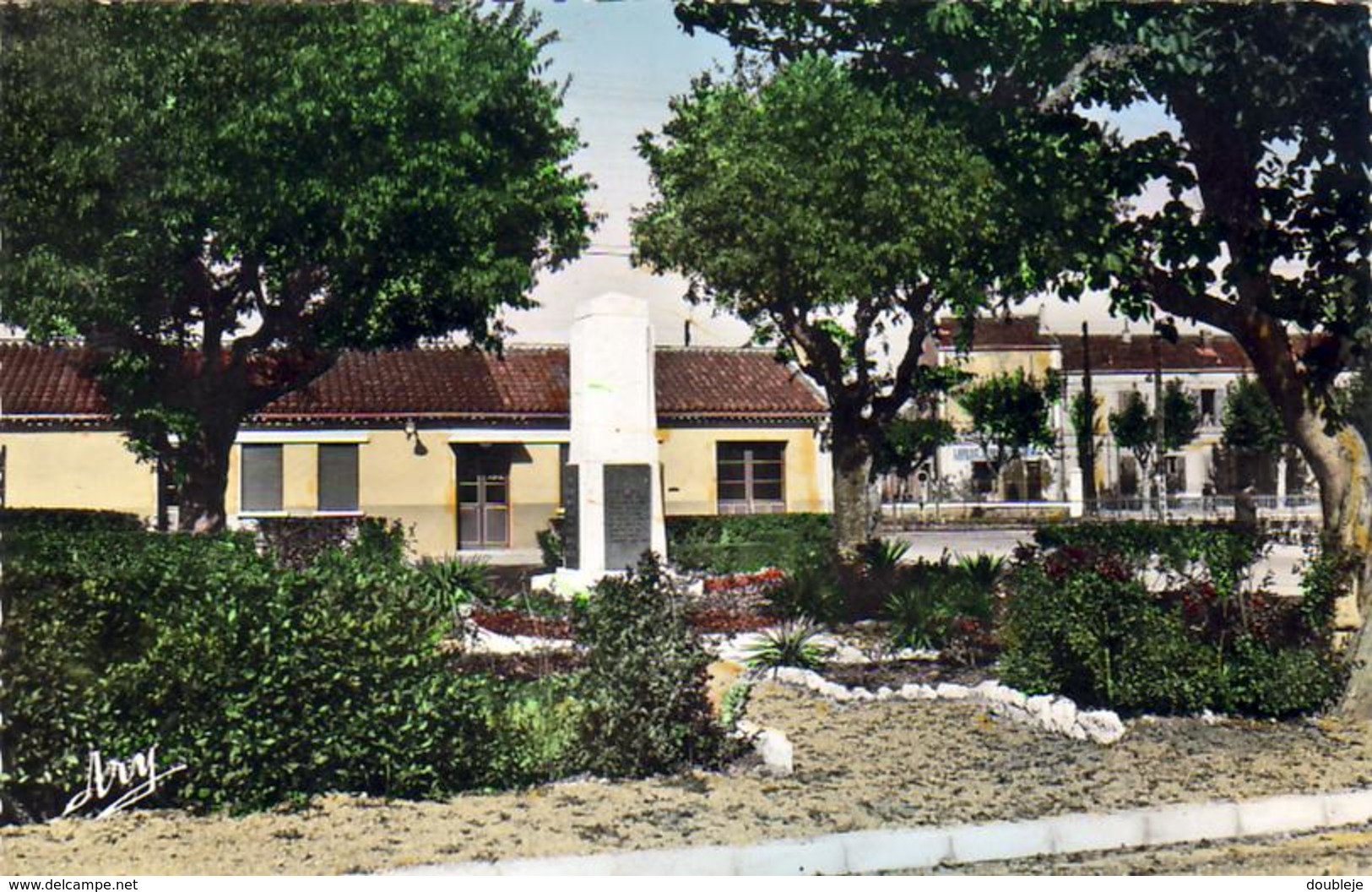 D13  MIRAMAS  Jardin Du Monument Aux Morts Et La Gare - Istres