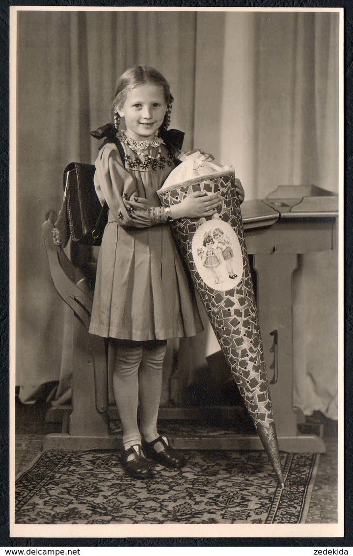 B1853 - Kleines Hübsches Mädchen Mit Langem Haar Zuckertüte Schultüte - Pretty Young Girl - Vintage - Fotografie