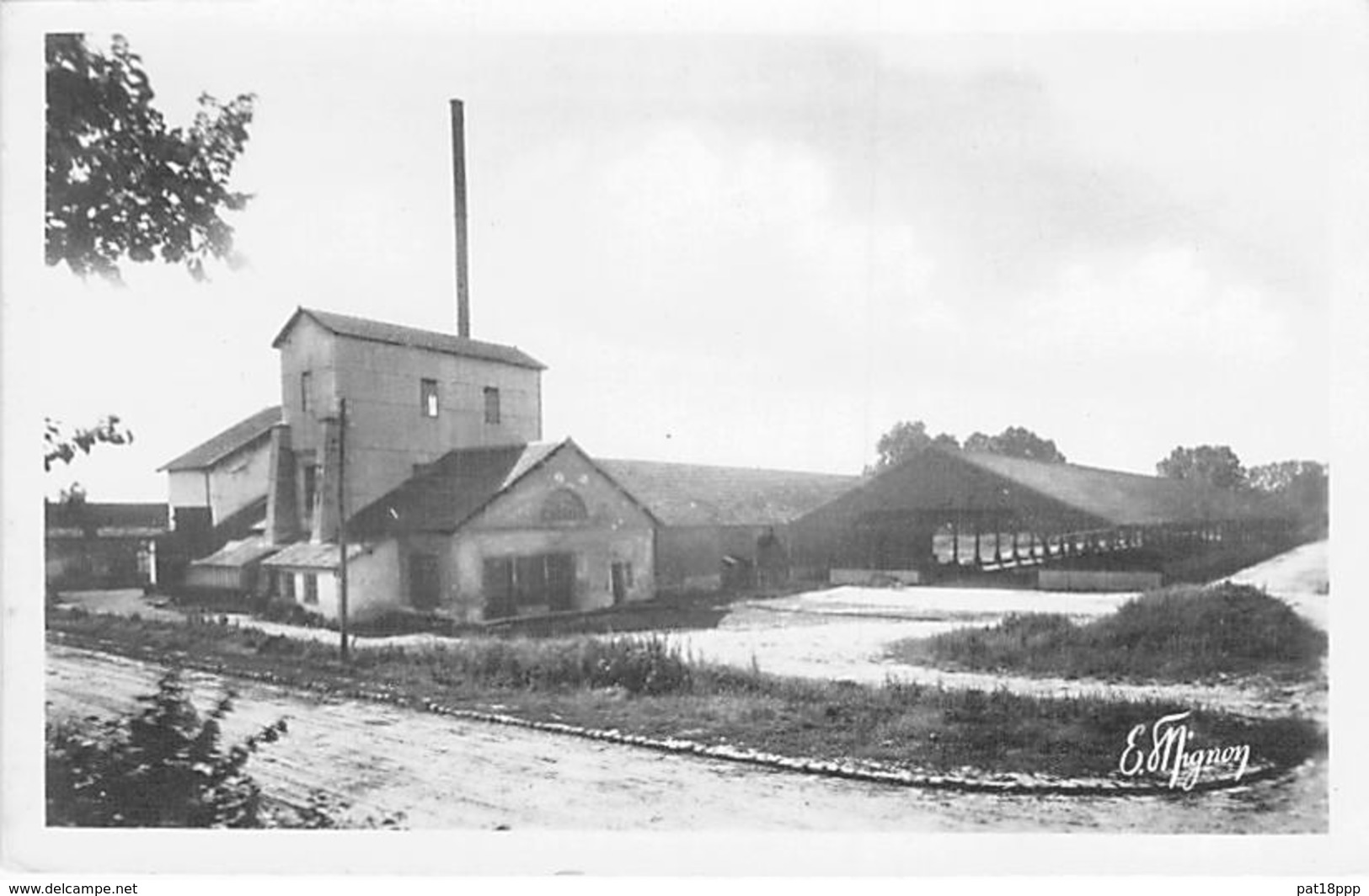 77 - VILLUIS : La Raperie ( Usine Industrie Entreprise ) CPSM Photo Noir Blanc Format CPA - Seine Et Marne - Other & Unclassified