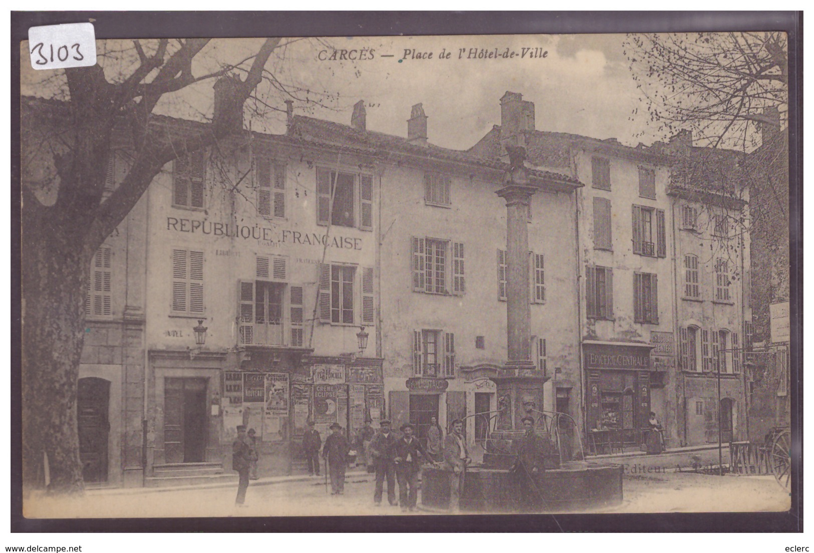 CARCES - PLACE DE L'HOTEL DE VILLE - TB - Carces