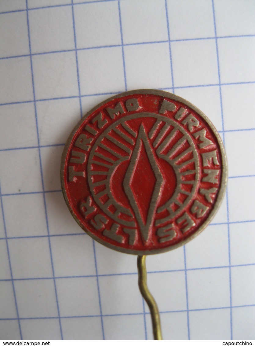 Lot de 25 pin's épingle A IDENTIFIER Procenance URSS ?