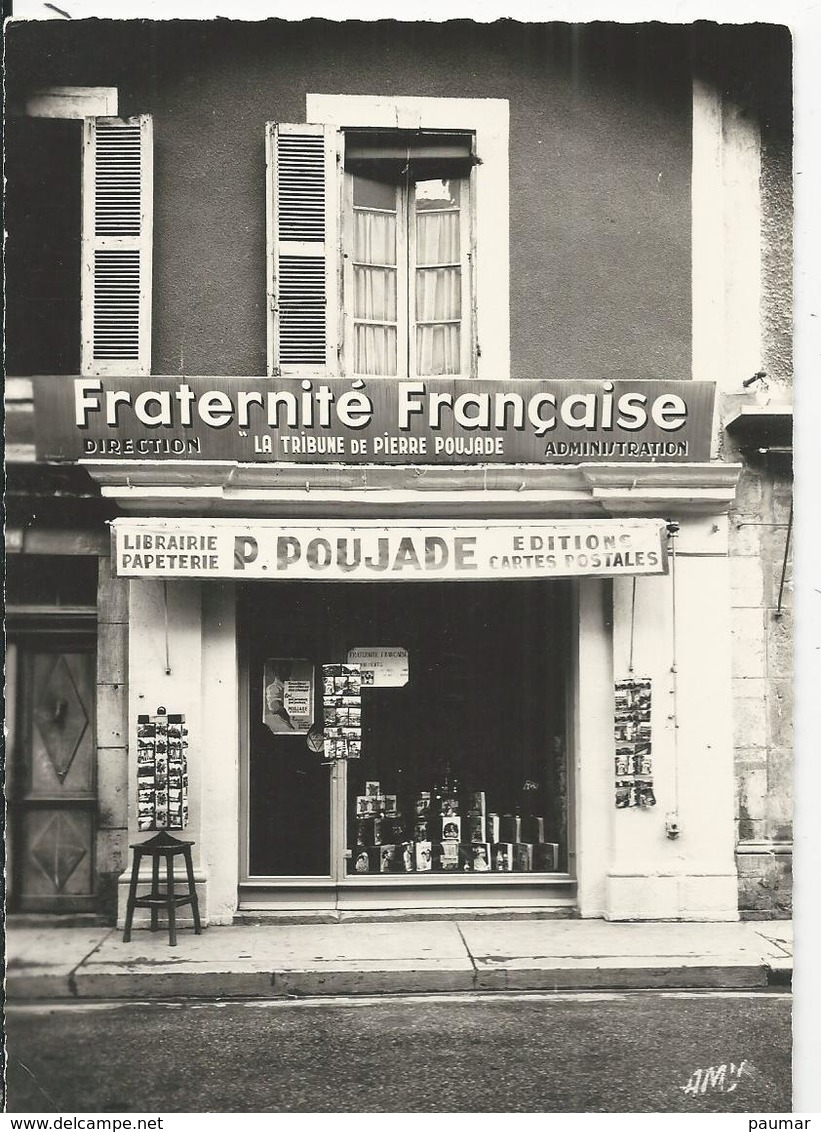 10x15   Saint Céré   Le  Magasin De Pierre Poujade - Saint-Céré