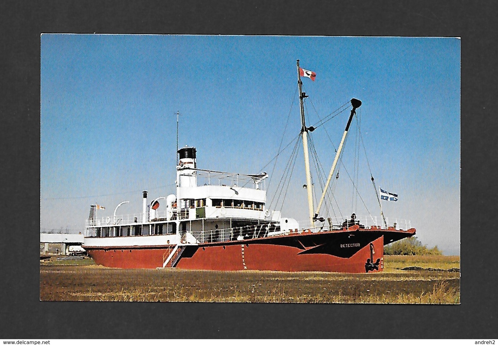 BATEAUX - BATEAU SHIP - TRANSPORT CANADA - S.S.DETECTOR CONSTRUIT À SOREL EN 1915 RETIRÉ DU SERVICE EN 1975 - Autres & Non Classés