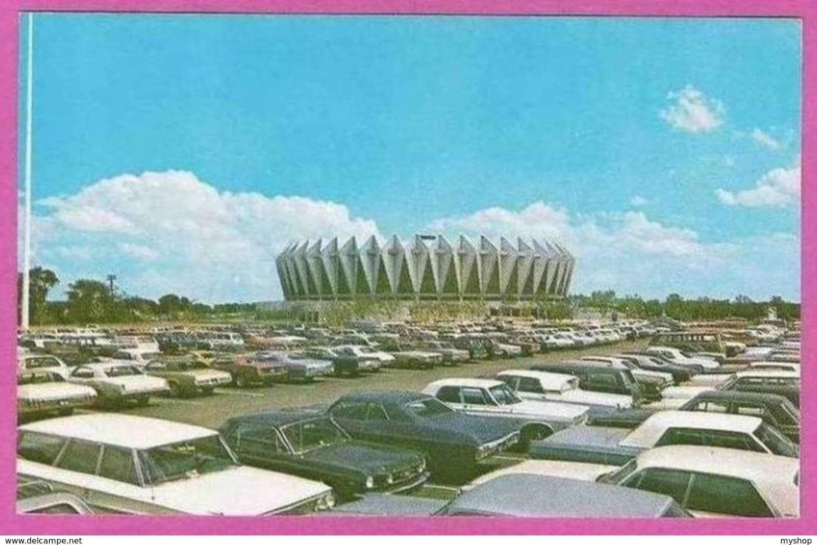 US002, * BIG CARS EVERYWHERE *  HAMPTON ROADS COLISEUM* SENT To DK *  SEE SCANS ! - Hampton