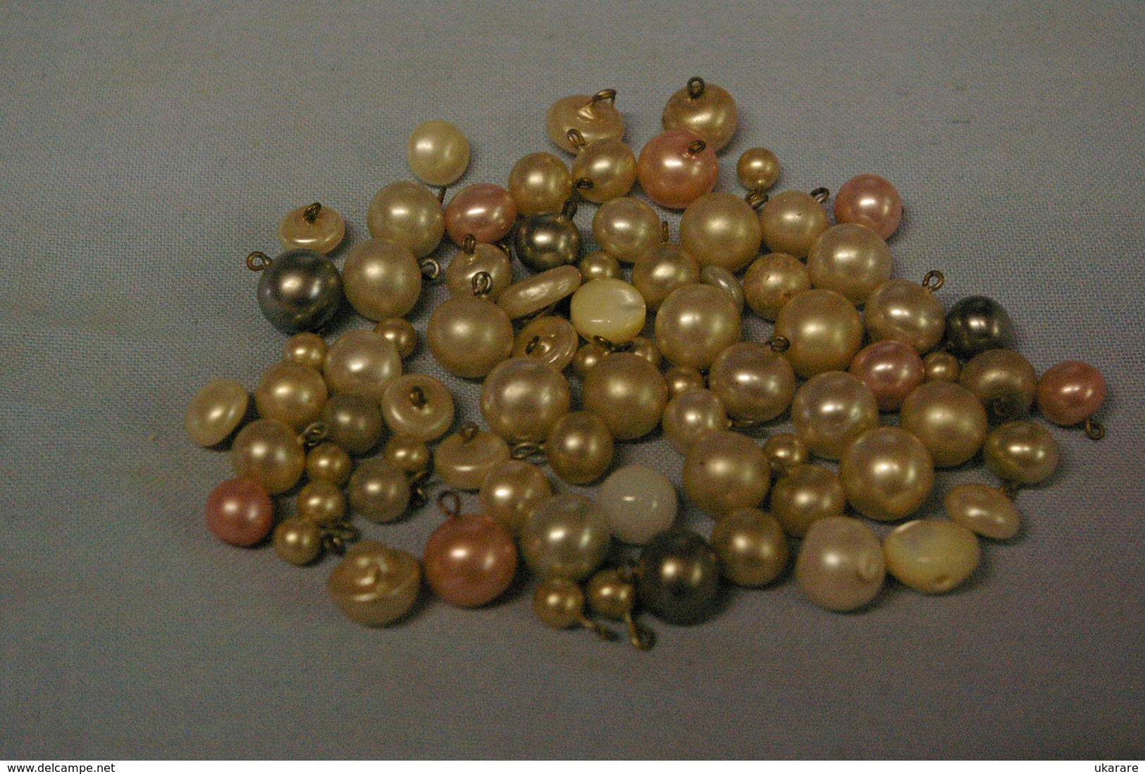 Lot De 76 Perles A Identifier - Boutons