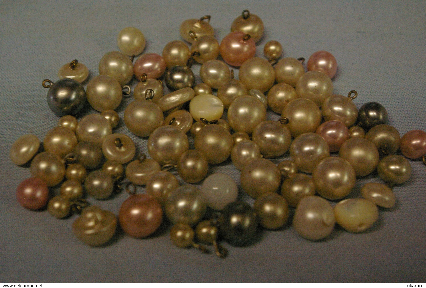 Lot De 76 Perles A Identifier - Boutons