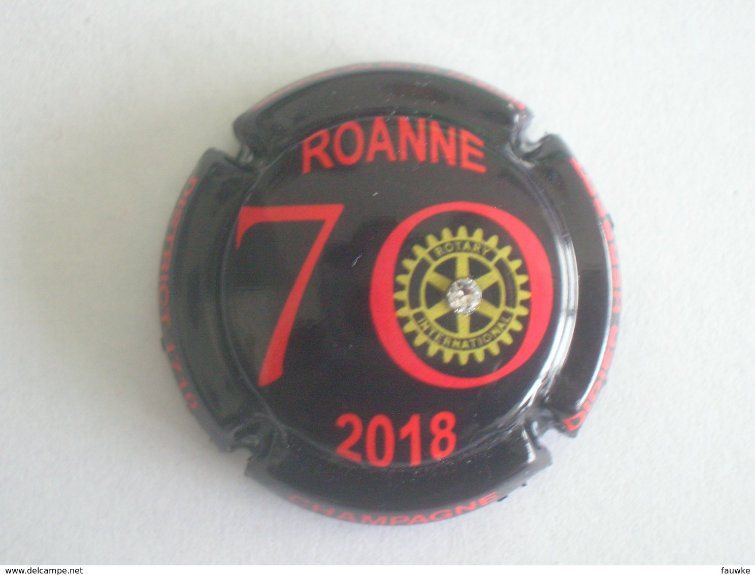 Capsule Champagne Herbert Didier., N° 197c?, Rotary Roanne 2018, Noir Et Rouge Avec Strass - Autres & Non Classés