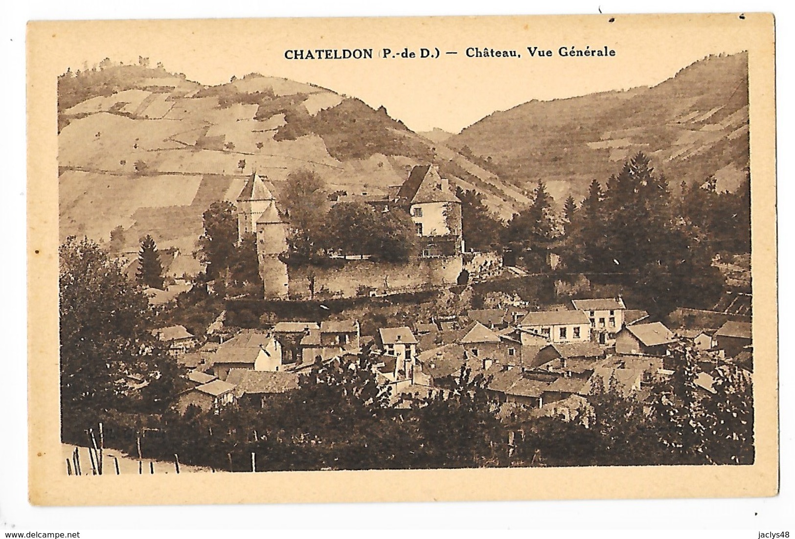 CHATELDON  (cpa 63)  Château, Vue Générale    -  L  1 - Chateldon