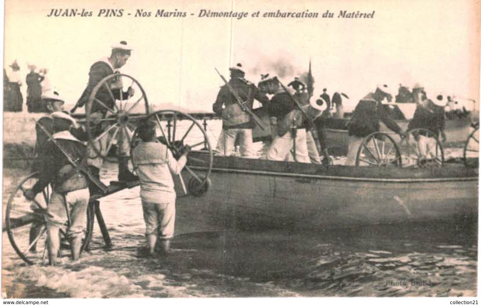 JUAN LES PINS .... NOS MARINS .... DEMONTAGE ET EMBARCATIN DU MATERIEL - Manoeuvres